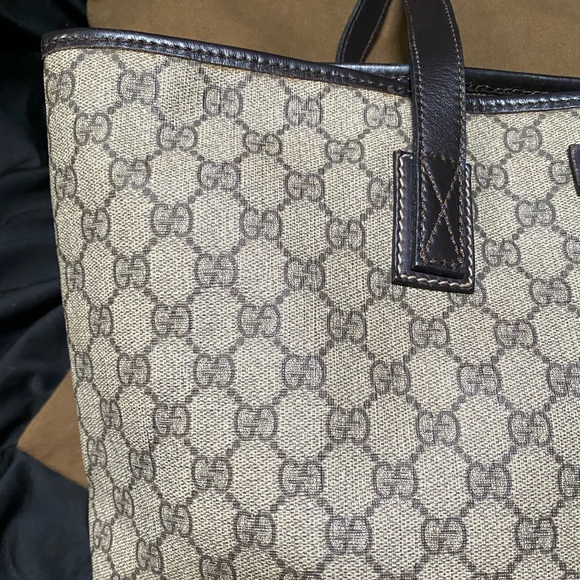 GUCCI
GG Supreme Monogram Medium Zippered Shopping Tote Dark Brown bag - Picture 7 of 15